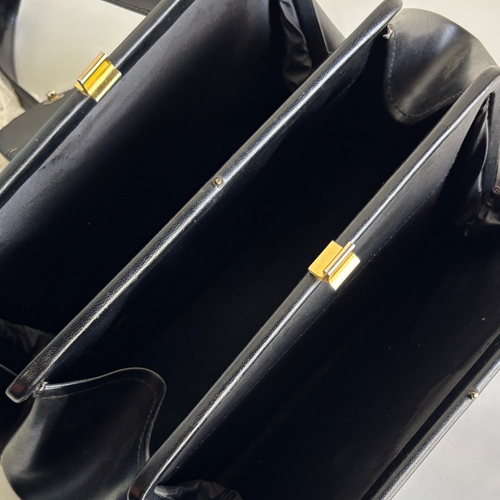Vintage Black Leather Shoulder Bag - Picture 11 of 12